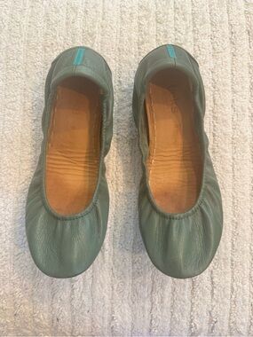 Tieks Sage Green Leather Ballet Flats with Teal Heel Tab. Box & Travel bag